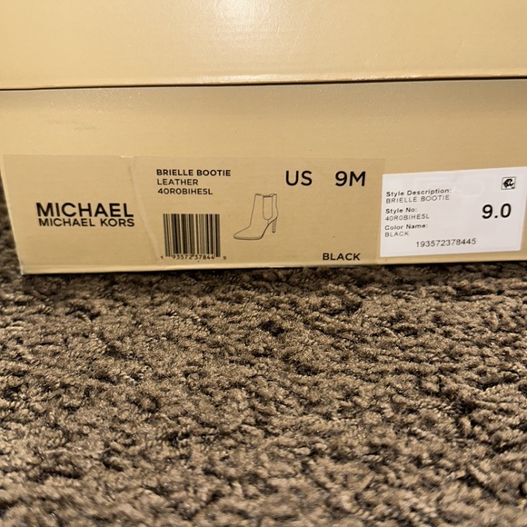 Michael Michael Kors Brielle Bootie Black NIB size 9 - Picture 6 of 6